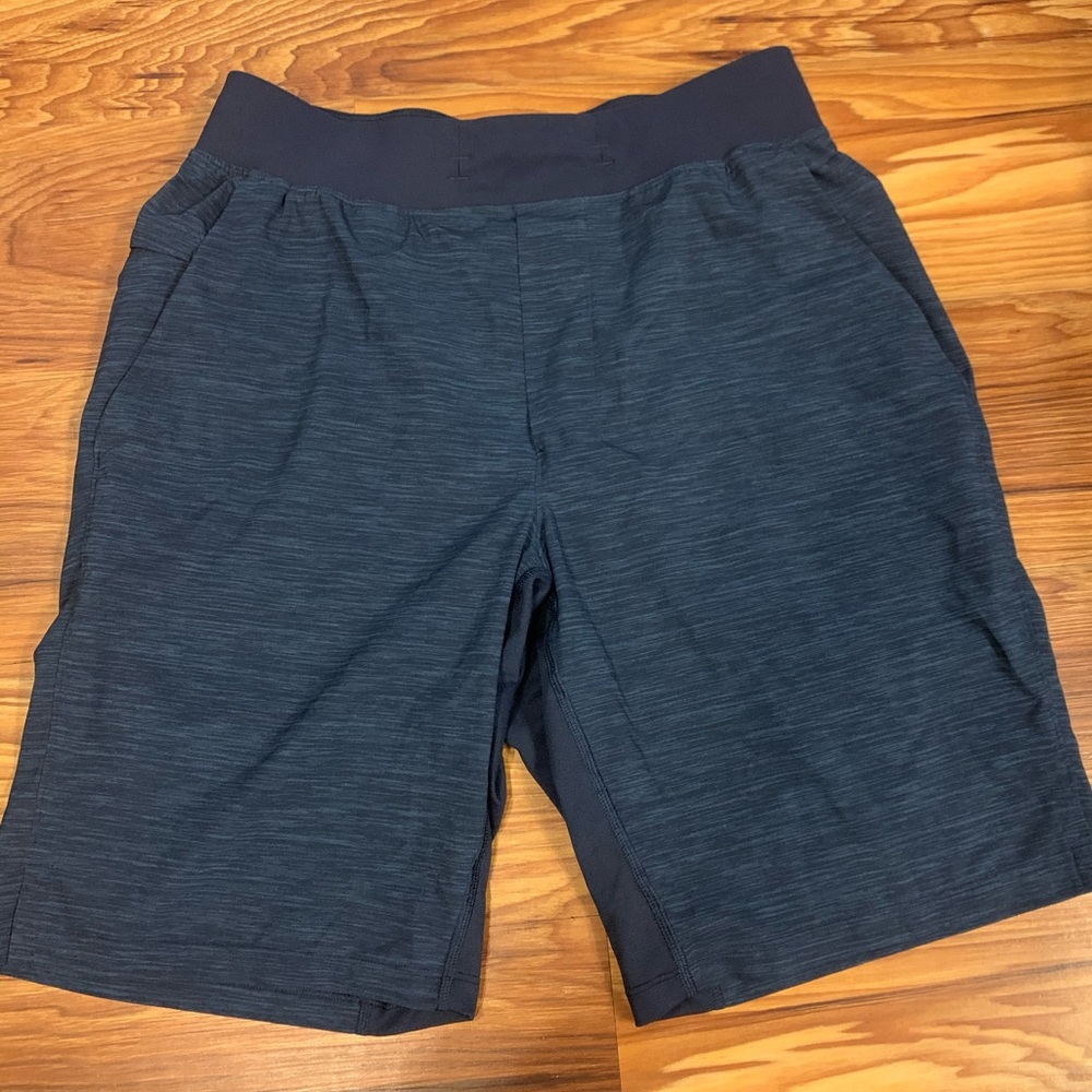 Men’s Lululemon athletic shorts